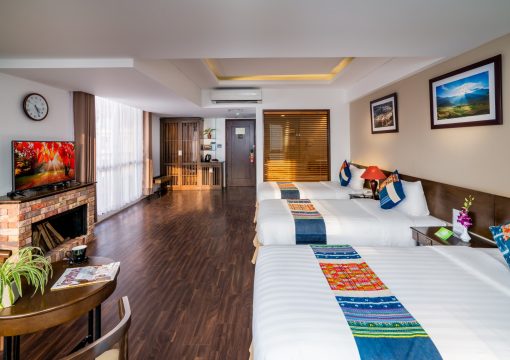 E Trip – Executive Triple Balcony