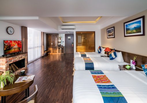 E Trip – Executive Triple Balcony