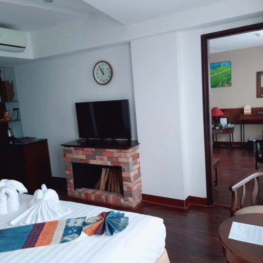 Connecting Room