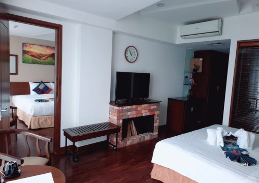 Connecting Room