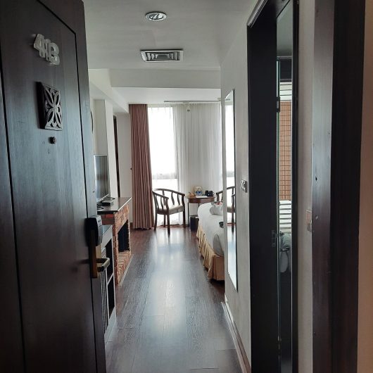 Connecting Room