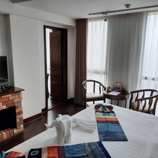 Connecting Room