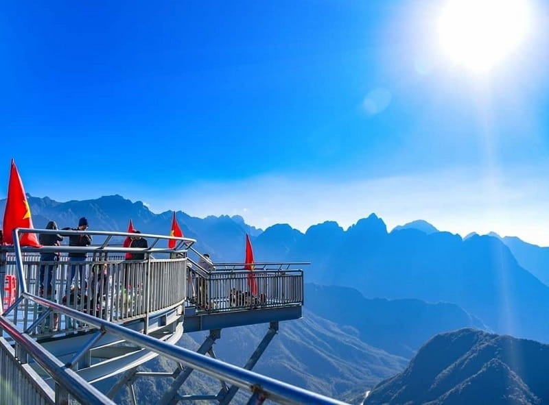 Giá vé cầu kính Sapa