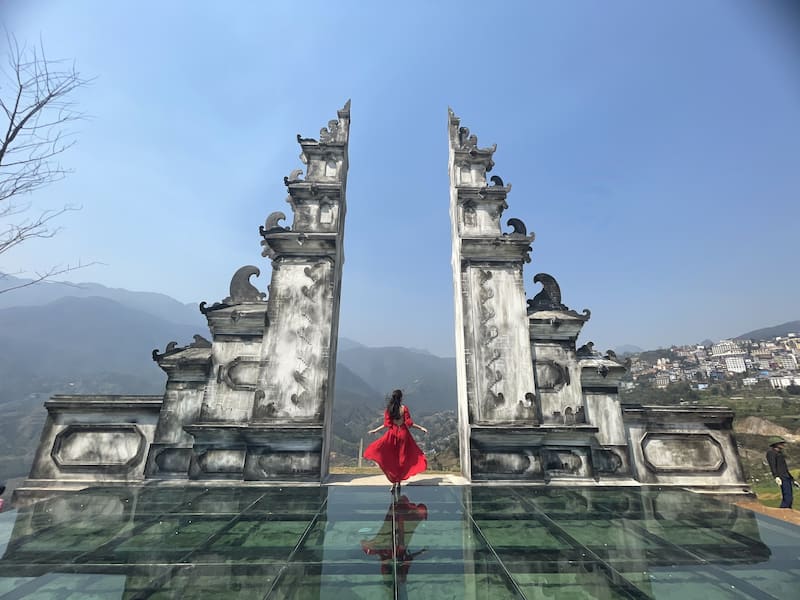 Chụp ảnh tại Cổng trời Sapa