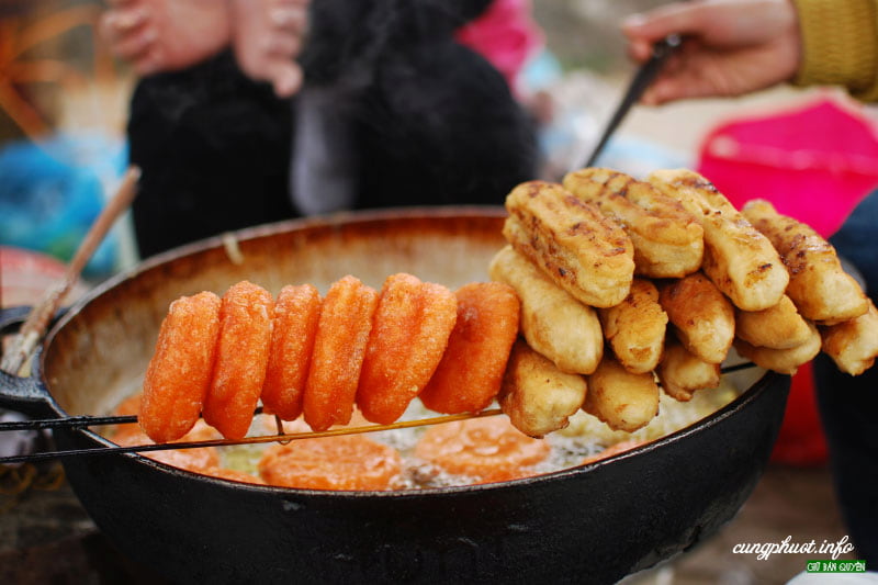 Đồ ăn vặt chợ phiên Bắc Hà