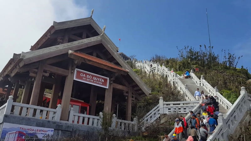 Ga Đỗ QuGa Đỗ Quyên - Giá vé cáp treo Fansipanyên