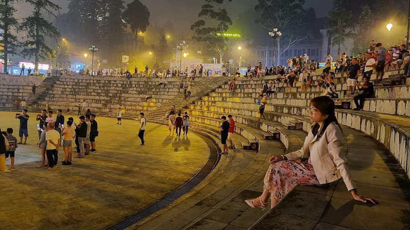 Hướng dẫn di chuyển đến chợ đêm Sapa