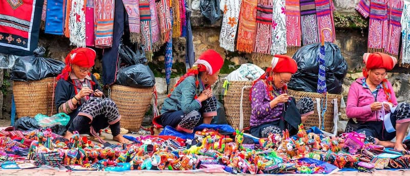 Mua sắm quà lưu niệm