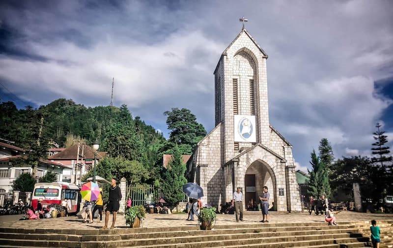 Sapa có gì vui? - Tham quan và check-in Nhà Thờ Đá