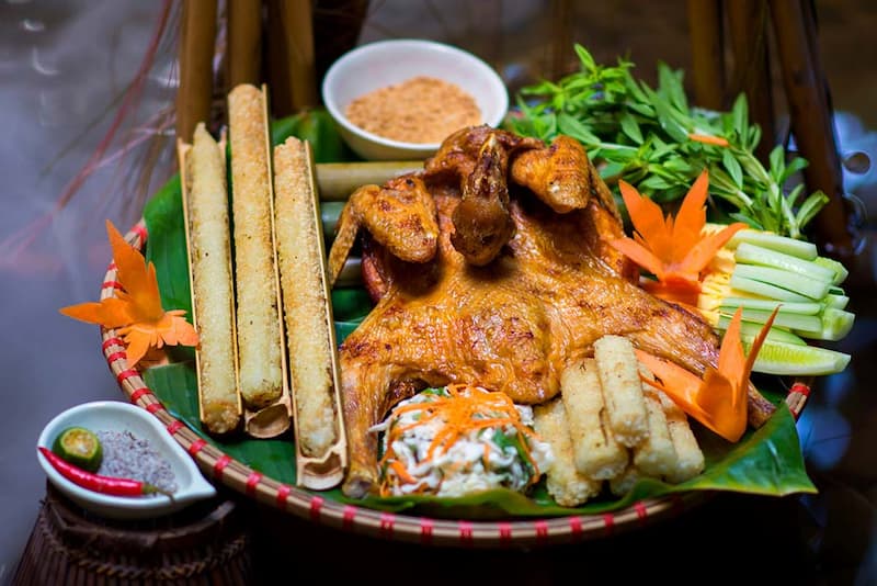 Quán cơm lam Thanh Hương