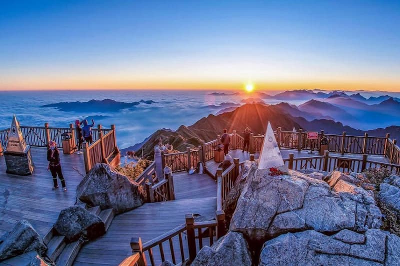 Săn biển mây bồng bềnh khi đi đỉnh Fansipan