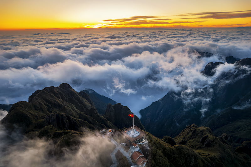Săn mây trên bản Cát Cát